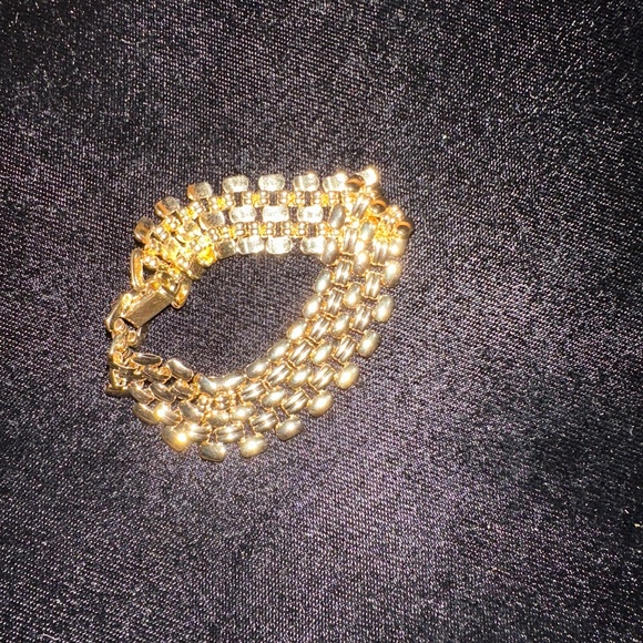 Vintage Gold-Tone Costume Jewelry Set – Bracelet, Choker & Long Necklace - Picture 3 of 15